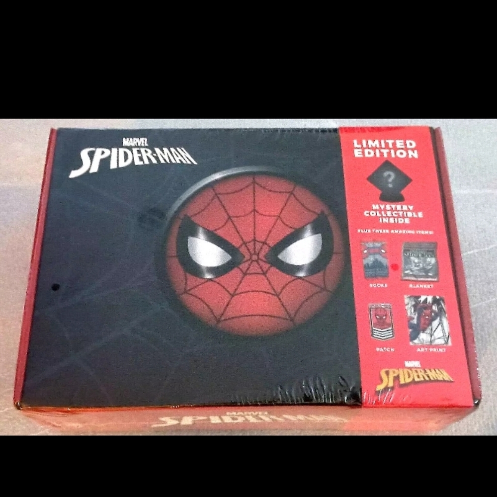 Marvel Spider-man Collector Box Culture Fly Walgreens Exc New NOS Sealed Pin Hat